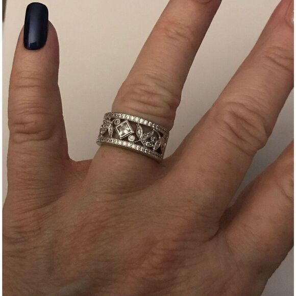 Gorgeous White Gold Leaf & Diamond Design Wide Band Ring Sz 8 - Picture 1 of 4